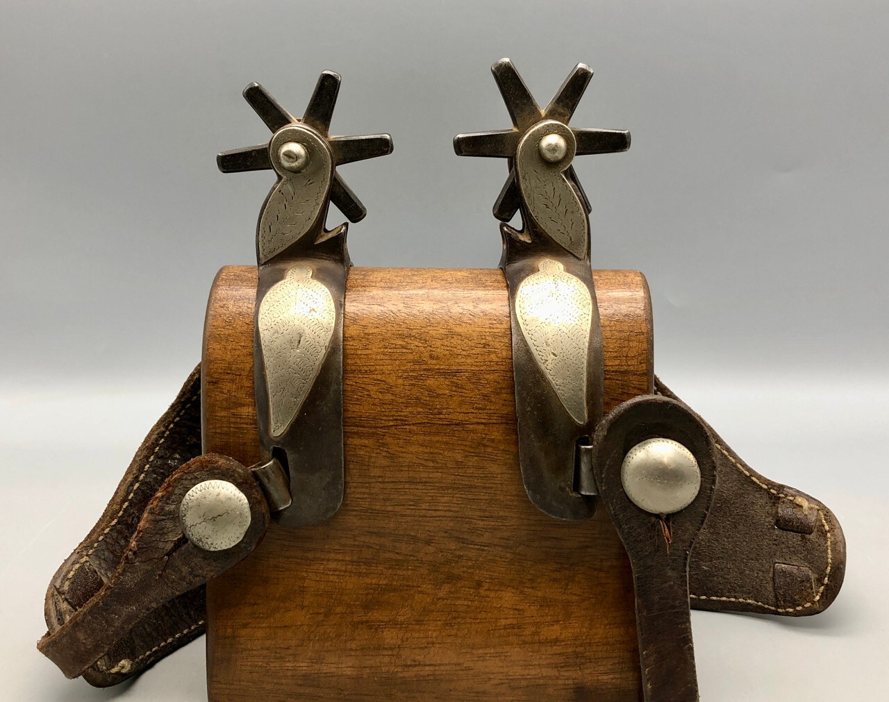 Inside-marked Crockett pattern #173 leaf spurs